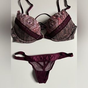 Victoria’s Secret strappy back bra set